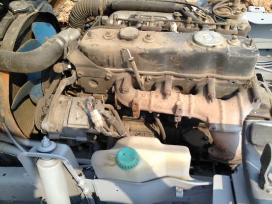 ขายถูกตามสภาพ isuzu nkr รถห้างยิงทรายคัชซีใว้แล้วเครื่อง 4be 110 แรงม้า