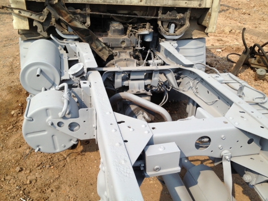 ขายถูกตามสภาพ isuzu nkr รถห้างยิงทรายคัชซีใว้แล้วเครื่อง 4be 110 แรงม้า