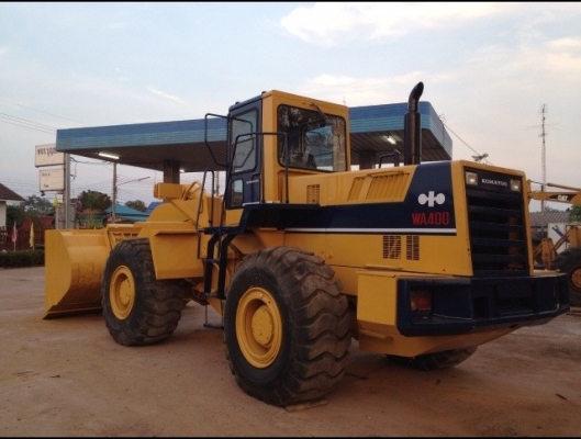 ขายรถตักล้อยาง KOMATSU WA-400-1 สภาพสวย