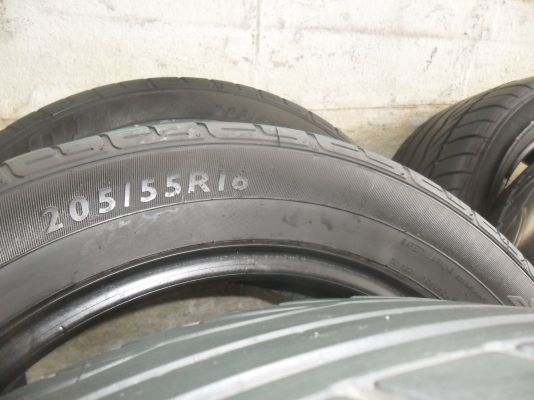 ยาง DUNLOP 205/55R16 ปี11