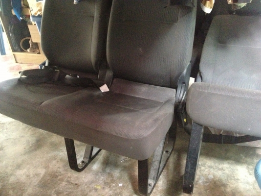 ขายเบาะผ้ารถตู้คอมมิวเตอร์ตัวใหม่ 4แถวราคา5500ด่วน ชุดเดียว