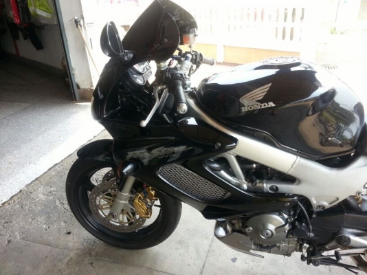 ขาย Vtr100F ปี 2001 พร้อม สรรพสามิตร ของแต่งเยอะ