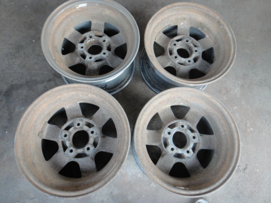 ขายล้อแม็กขอบ 15 '' 5 รู กว้าง 8.5 '' ออฟลึกมาก(วัดลึกได้ 5 ") ขายล้อแม็กขอบ 15 '' 5 รู กว้าง 8.5 '' ออฟลึกมาก(วัดลึกได้ 5 ")