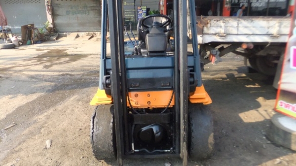 ขายรถยก TOYOTA รุ่น7  3ตัน สภาพดีพร้อมใช้งาน ด่วน!!