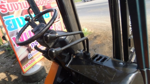 ขายรถยก TOYOTA รุ่น7  3ตัน สภาพดีพร้อมใช้งาน ด่วน!!