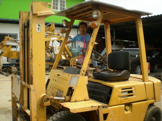 ขายฟอร์คลิฟต์   KOMUTSU FG 20  ยกได้ 2 ตัน เครื่องเบนซิล