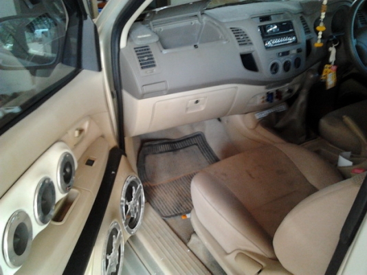 TOYOTA HILUX VIGO D4D EXTRACAB  2.5 MT ปี 2006 สวยจัดทั้งคัน ขายพร้อมชุดแต่ง เครื่องเสียงชุดใหญ่ สเกิร์ตหน้าหลังรอบคัน รถบ้านเดิมๆไม่เคยมีอุบัติเหตุ เครื่องแห้งแรงดีมาก ภายในเก๋งสวยครบ พ.เพาเวอร์ ก.ไฟฟ้า ซ.ล็อก ช่วงล่างแน่น อุปกรณ์ตกแต่งรอบคันอีกเพียบ