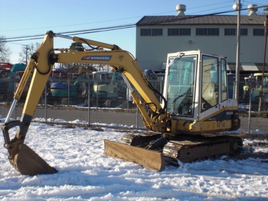 PC40-6-10470 KOMATSU ตอนนี้รถจอดที่(CSนวนคร)ครับ