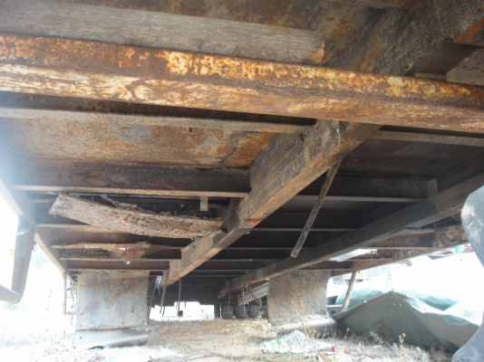 ขายหางปลาบรรทุกรถเกี่ยวข้าว