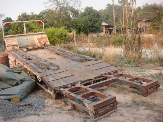 ขายหางปลาบรรทุกรถเกี่ยวข้าว