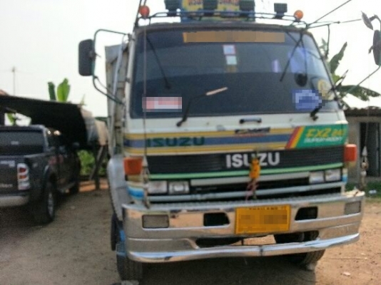 ขายISUZU 210 ดั๊มกระบะเนียม สภาพสวยพร้อมใช้ ติดต่อได้ที่คุณ อ๊อฟ พิจิตร 086-737-9991