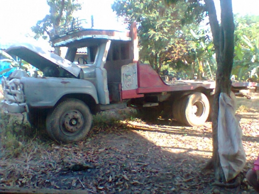 ISUZU TX เครื่อง 185 HP HO7C รถหัวยาวหางปลาสิบล้อเพลาเดียว มีหางขึ้นรถเกี่ยวข้าวให้ด้วยครบครับ ภายในเก๋งไม่ผุ พวงมาลัยเพาเวอร์ ช่วงล่างชุดเพลาและเฟืองของ มิตซู FUSO คัชซีไม่บวมไม่แตก พร้อมลากพร้อมบรรทุกได้เลยครับ