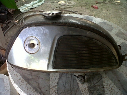 ขายถังน้ำมันK125 M2+ก็อก+ฝา+ยาง ทั้งหมด 2400 บาท