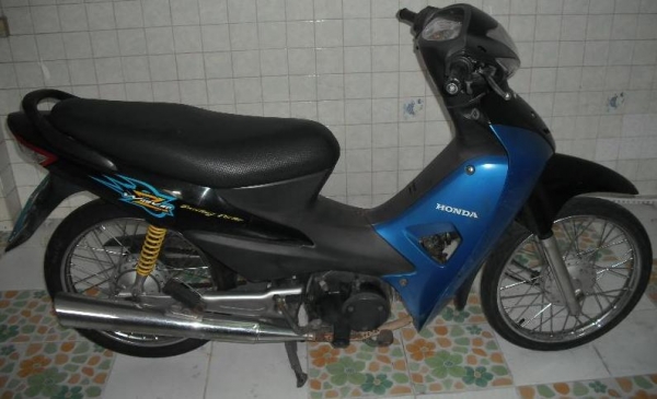 ขาย Honda Wave Z 100cc สีน้ำเงิน จดทะเบียนปี49  พรบ.หมด ม.ค.56