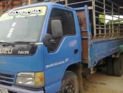 ISUZU NKR 130 HP 4HG1 ปี 46 กระบะคอกเหล็กยาว 4.30 เมตร เครื่องแห้งแรงดี หัวเก๋งบางเดิมภายในสวยครบ พวงมาลัยเพาเวอร์ ช่วงล่างเดิมๆคัชซีสวยไม่มีร้าว ยาง 7.50 ขอบ 16 สภาพดีพร้อมใช้งาน ทะเบียนภาษีครบพร้อมโอน ราคาต่อรองได้ครับ