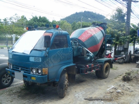 รถบรรทุก 6 ล้อโม่ปูน ยี่ห้อ ISUZU โม่ปูน 2.5 คิว