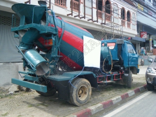 รถบรรทุก 6 ล้อโม่ปูน ยี่ห้อ ISUZU โม่ปูน 2.5 คิว