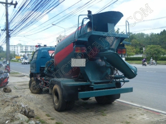 รถบรรทุก 6 ล้อโม่ปูน ยี่ห้อ ISUZU โม่ปูน 2.5 คิว