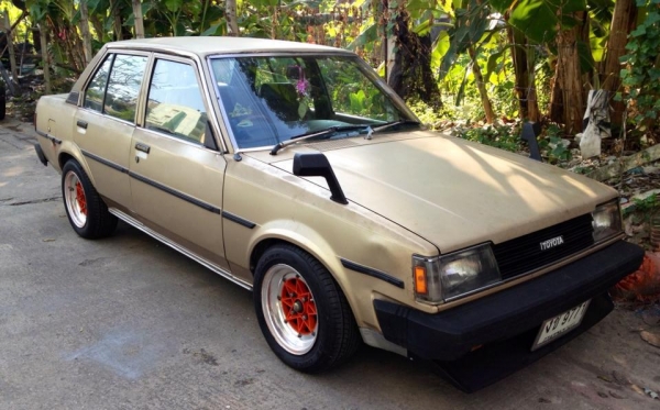 toyota ke70 หน้าเท แต่งretro เครื่องเดิม เกียร์Auto