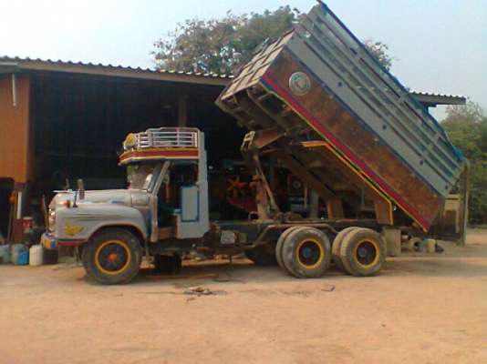 ต้องการขายรถสิบล้อหัวยาว ISUZU 2เพลาดั้ม ช่วงล่างใหญ่