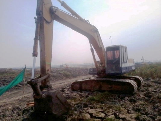 ขายด่วน..รถขุด KOMATSU PC200-5 คอนโทรลสั้น รถสวยเต็ม ระบบไฟฟ้าครบ ทำงานดี ประหยัดน้ำมันคุ้ม มีทะเบียนครบ..