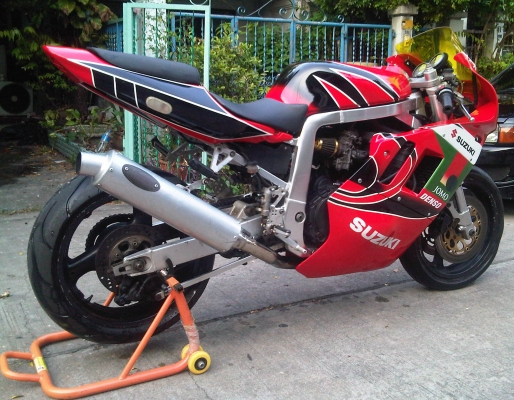 ขาย Suzuki Gsxr Slingshot 750cc คาบูร์แฟลส ท่อสูตร ทะเบียน ราคา 85000 บาท สนใจติต่อ คุณ กร 0814998616 ขาย Suzuki Gsxr Slingshot 750cc คาบูร์แฟลส ท่อสูตร ทะเบียน ราคา 85000 บาท สนใจติต่อ คุณ กร 0814998616