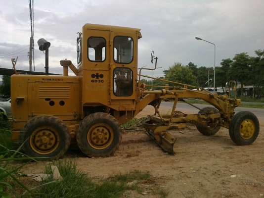 รถเกรด KOMATSU GD30 เก่านอก ญี่ปุ่น รถเกรด KOMATSU GD30 เก่านอก ญี่ปุ่น