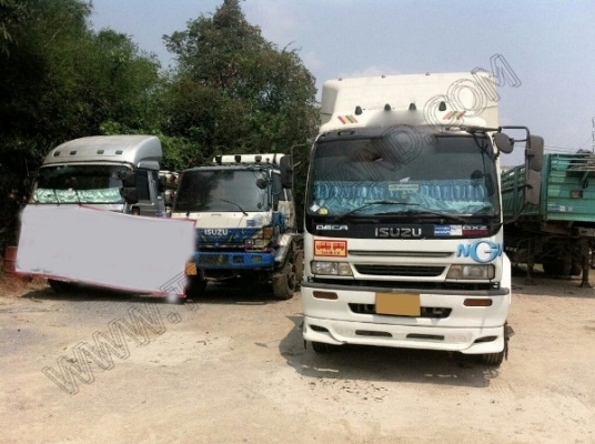 รถบรรทุก 10 ล้อหัวลาก ยี่ห้อ ISUZU 320 แรงม้า