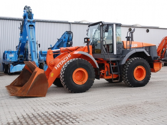 HITACHI  ZW 220