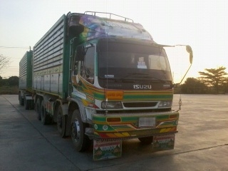 ขายISUZU 320ปี48พ่วงแม่ลูกดั๊มกระบะเนียมคอกเกษตรซุ่นชัย สภาพสวยพร้อมใช้ ติดต่อได้ที่คุณ อ๊อฟ พิจิตร 086-737-9991