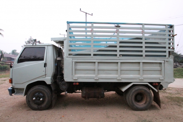 รถบรรทุก 6 ล้อ