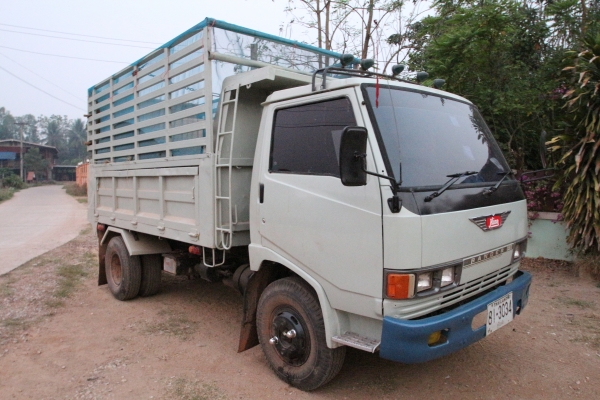 รถบรรทุก 6 ล้อ