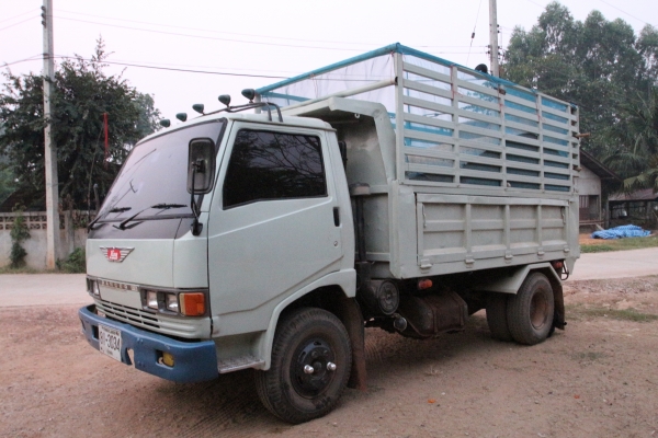 รถบรรทุก 6 ล้อ