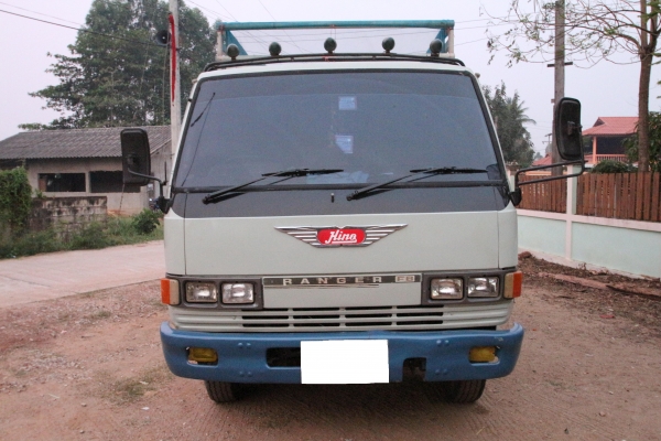 รถบรรทุก 6 ล้อ