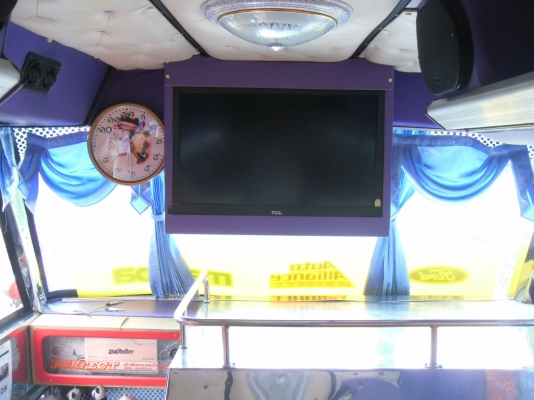 ขายรถบัส 8 ล้อ เพิ่มรูปภายในให้ชมคับ ขายรถบัส 8 ล้อ เพิ่มรูปภายในให้ชมคับ