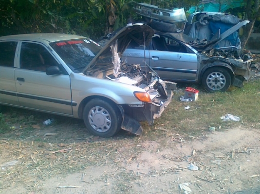 ซื้อหนึ่งแถมหนึ่ง โซรูน่า ปี97ทั้งสองคัน คันสีทองโดนหน้าซ้ายเครื่องติดปกติ คันสีฟ้า เครื่องติดขี่ได้โดนหลังมา เอาไปยำเองมีทะเบียนทั้งสองคัน ปิดบัญชีรอเล่ม15วัน ขายเหมาสองคันละ58000บาทเหมาะคนมีอู่ถามมาตอบตรงๆ