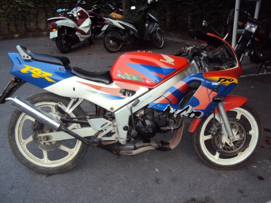 ขายรถฮอนด้า N S R 150มีทะิเบียน สนใจติดต่อสรกฤช 091-8892274