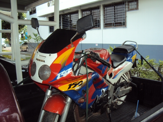 ขายรถฮอนด้า N S R 150มีทะิเบียน สนใจติดต่อสรกฤช 091-8892274