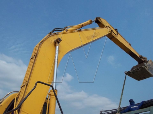 ขาย โคมัสสุ PC200-6 / ไฟฟ้าเต็ม / โซ่ใหม่ 2 ข้าง / เอวแน่น สภาพ 90 กว่าเปอร์เซ็น ( เอกสารเล่มทะเบียน )