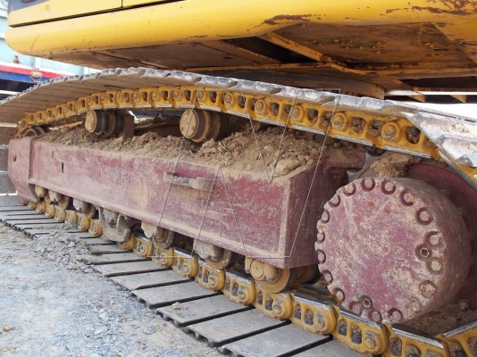 ขาย โคมัสสุ PC200-6 / ไฟฟ้าเต็ม / โซ่ใหม่ 2 ข้าง / เอวแน่น สภาพ 90 กว่าเปอร์เซ็น ( เอกสารเล่มทะเบียน )