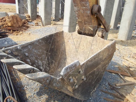 ขาย โคมัสสุ PC200-6 / ไฟฟ้าเต็ม / โซ่ใหม่ 2 ข้าง / เอวแน่น สภาพ 90 กว่าเปอร์เซ็น ( เอกสารเล่มทะเบียน )