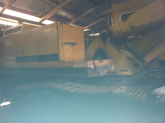 KOMATSU PC 300