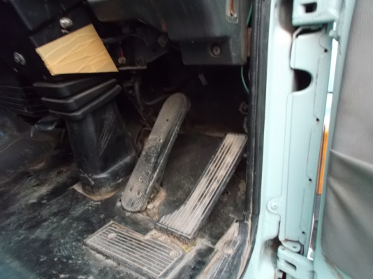 ขายด่วนรถ6ล้อร็อคกี้เครือง175แรงม้ายาว6เมตร