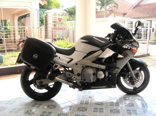 <<<<<<<< Kawasaki ZZR 400 touring >>>>>>>>>