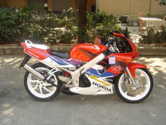 NSR150SP ขายด่วน  ทำสีใหม่ ทั้งคัน สวย มาก สนจัย ติดต่อคุณ เเจ็ค 0808051985,0805948450 กทม แถว เซ็นทรัล พระราม 3 มีสีแดง และ เขียวส้ม ราคา - 39,900 บาท