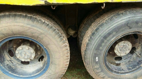 รถสิบล้อหัวยาว เพลาเดียว ช่วงล่าง มิตซู  เครื่อง EH700 เครื่องดีคันชีสวย ยางดี 10 เส้น ทะเบียนม.79 เอกสารครบ