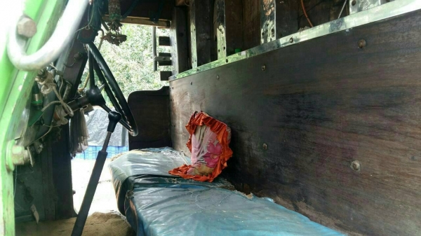 รถสิบล้อหัวยาว เพลาเดียว ช่วงล่าง มิตซู  เครื่อง EH700 เครื่องดีคันชีสวย ยางดี 10 เส้น ทะเบียนม.79 เอกสารครบ