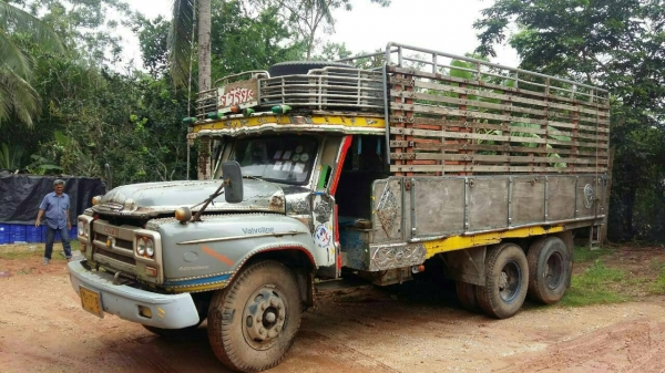 รถสิบล้อหัวยาว เพลาเดียว ช่วงล่าง มิตซู  เครื่อง EH700 เครื่องดีคันชีสวย ยางดี 10 เส้น ทะเบียนม.79 เอกสารครบ