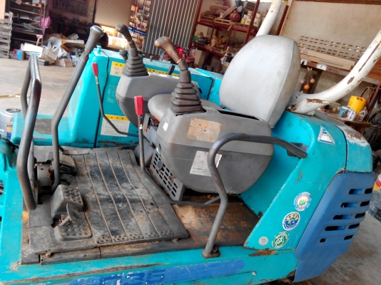 KUBOTA  K-035  นำเข้าจากญี่ปุ่น เครื่อง 4 สูบเดินเรียบแน่น ยังไม่เคยใช้งาน