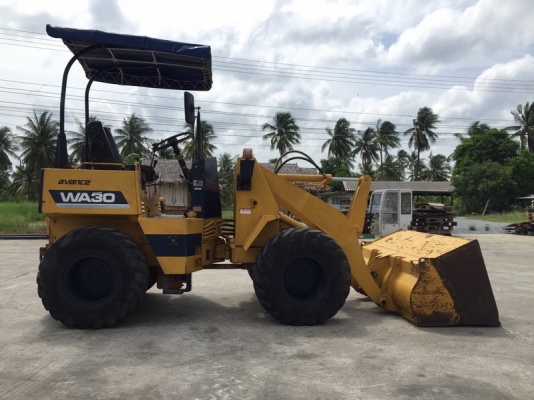 รถตักล้อยาง KOMATSU WA30-1 นำเข้า มือสองจากญี่ปุ่น